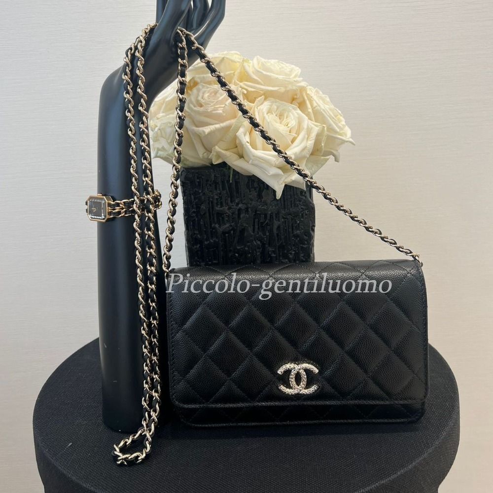 どんなコーデも上品に♪】シャネル チェーンウォレット (CHANEL