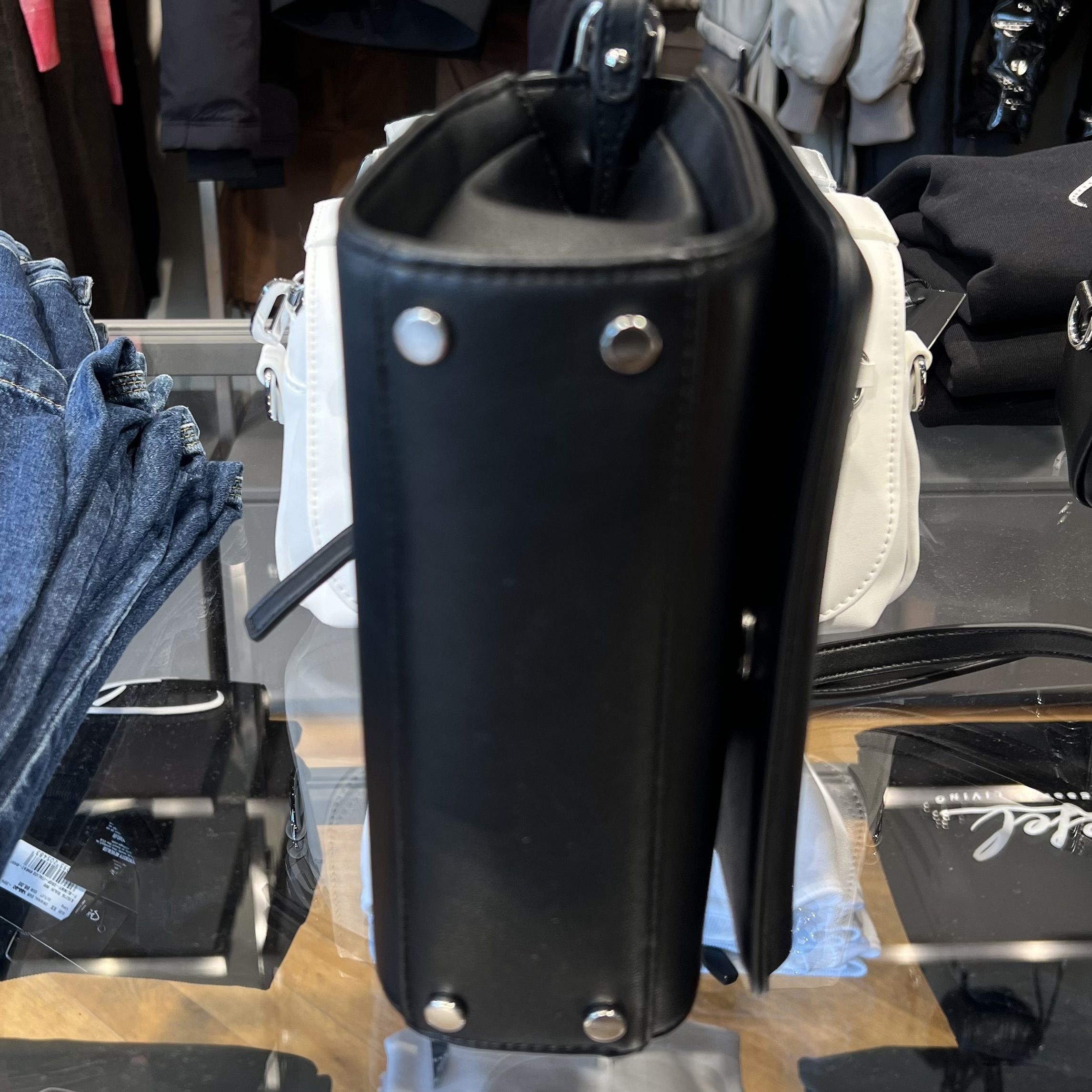 DIESEL直営KENDYZIP YBYS & クロスボディー ショルダーハート型