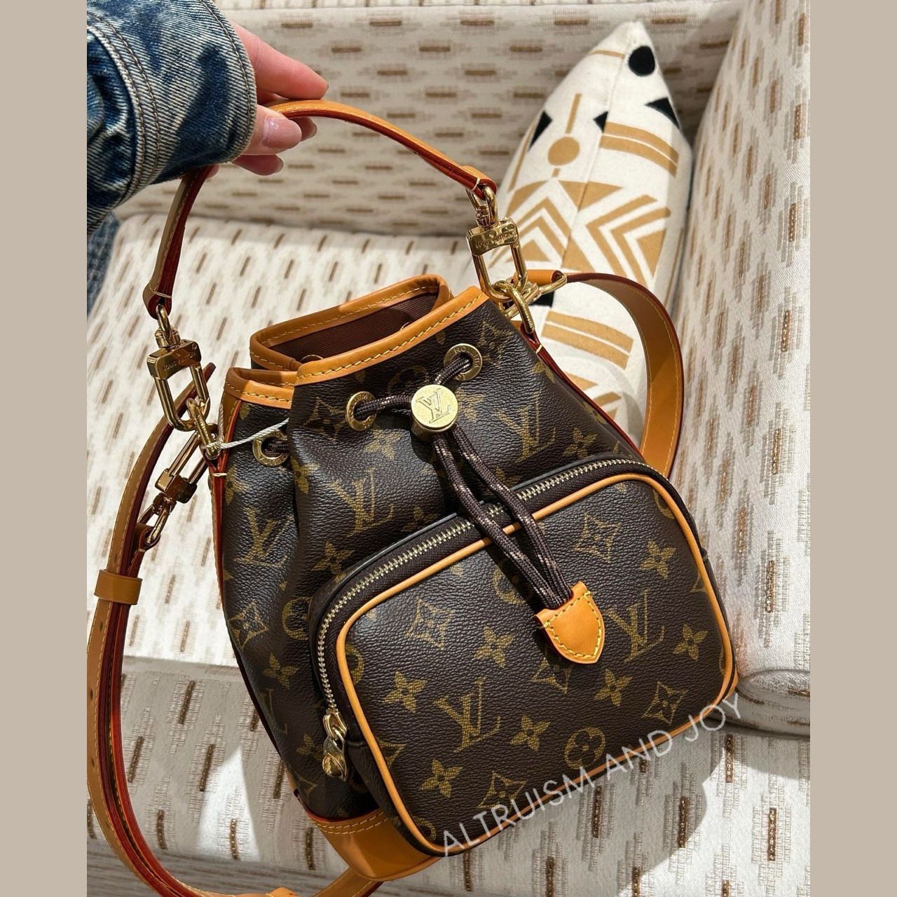 新作☆メゾンでお洒落なシルエット♪】LV ノエ・カーゴ (Louis Vuitton
