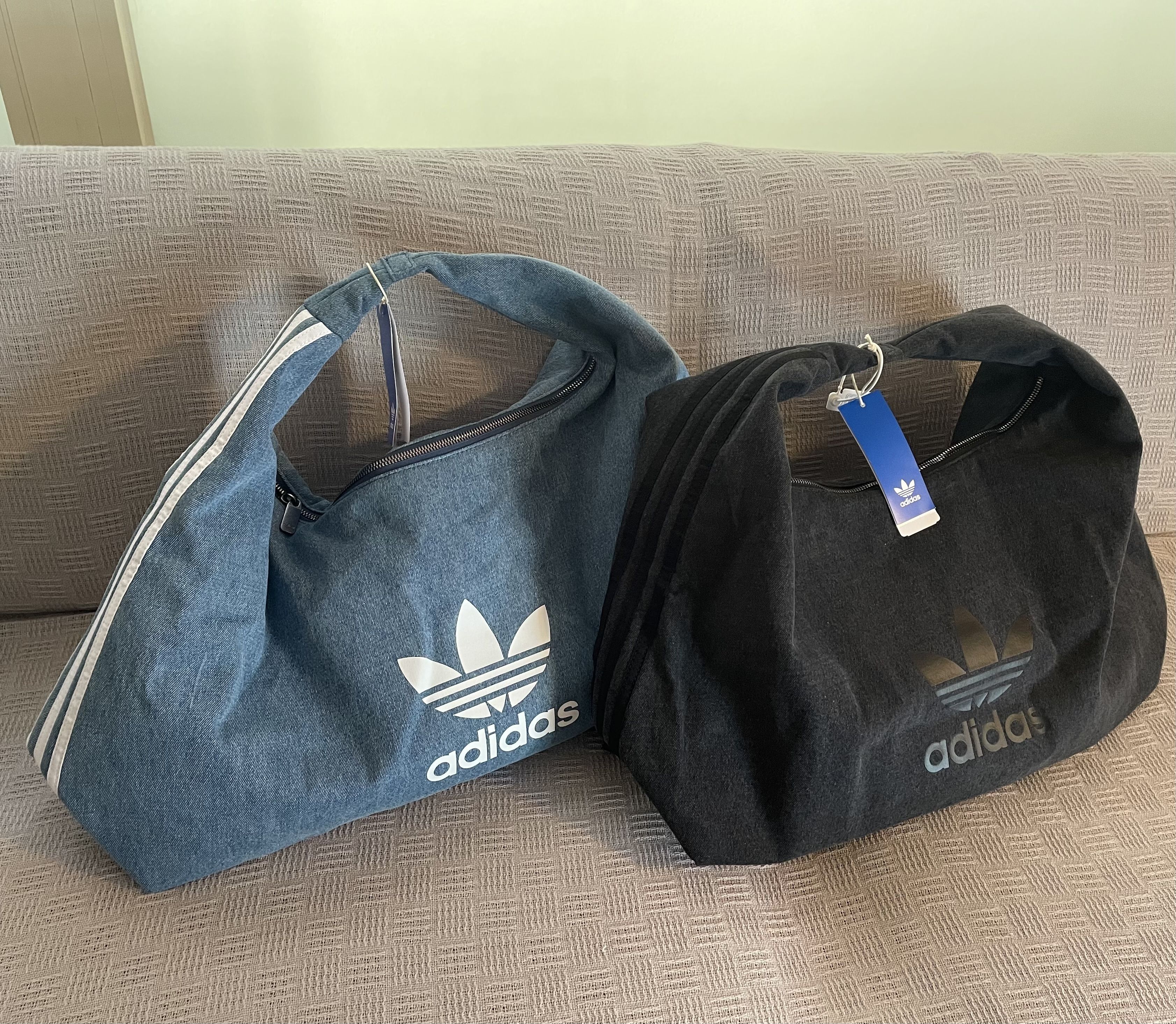 adidas】original デニムショルダーバッグ コインケース付 (adidas