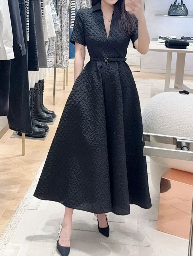 Dior《ベルト付きミディドレス》マットブラック Vネック 直営店 (Dior