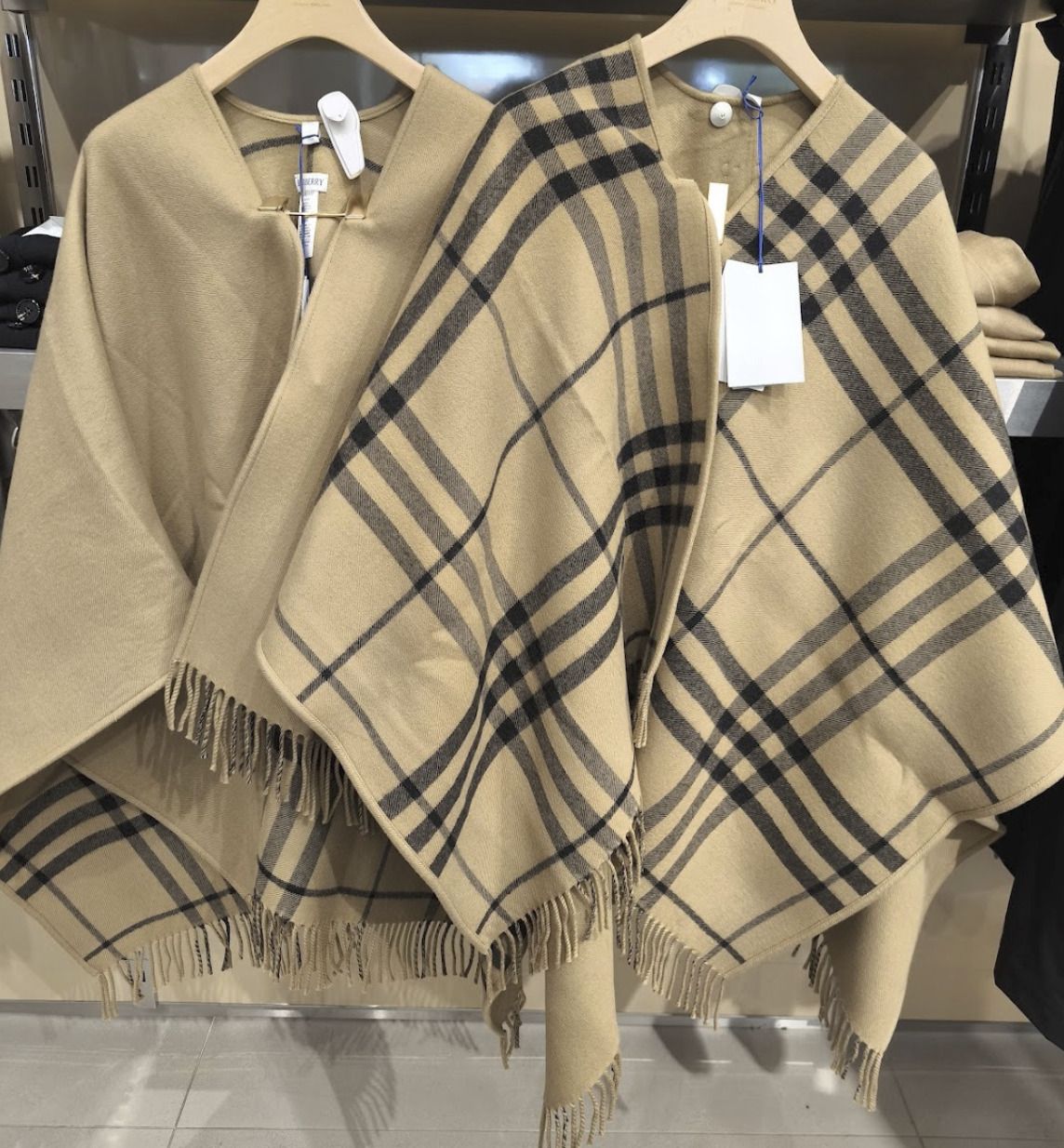 BURBERRY】リバーシブル ジャイアントチェックウールポンチョ
