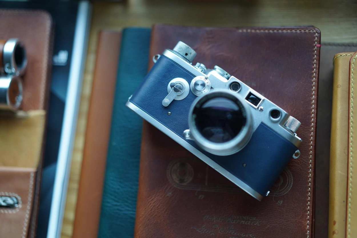 Leica Barnack IIIF / Real leather skin : LEICA CASES & STRAPS by