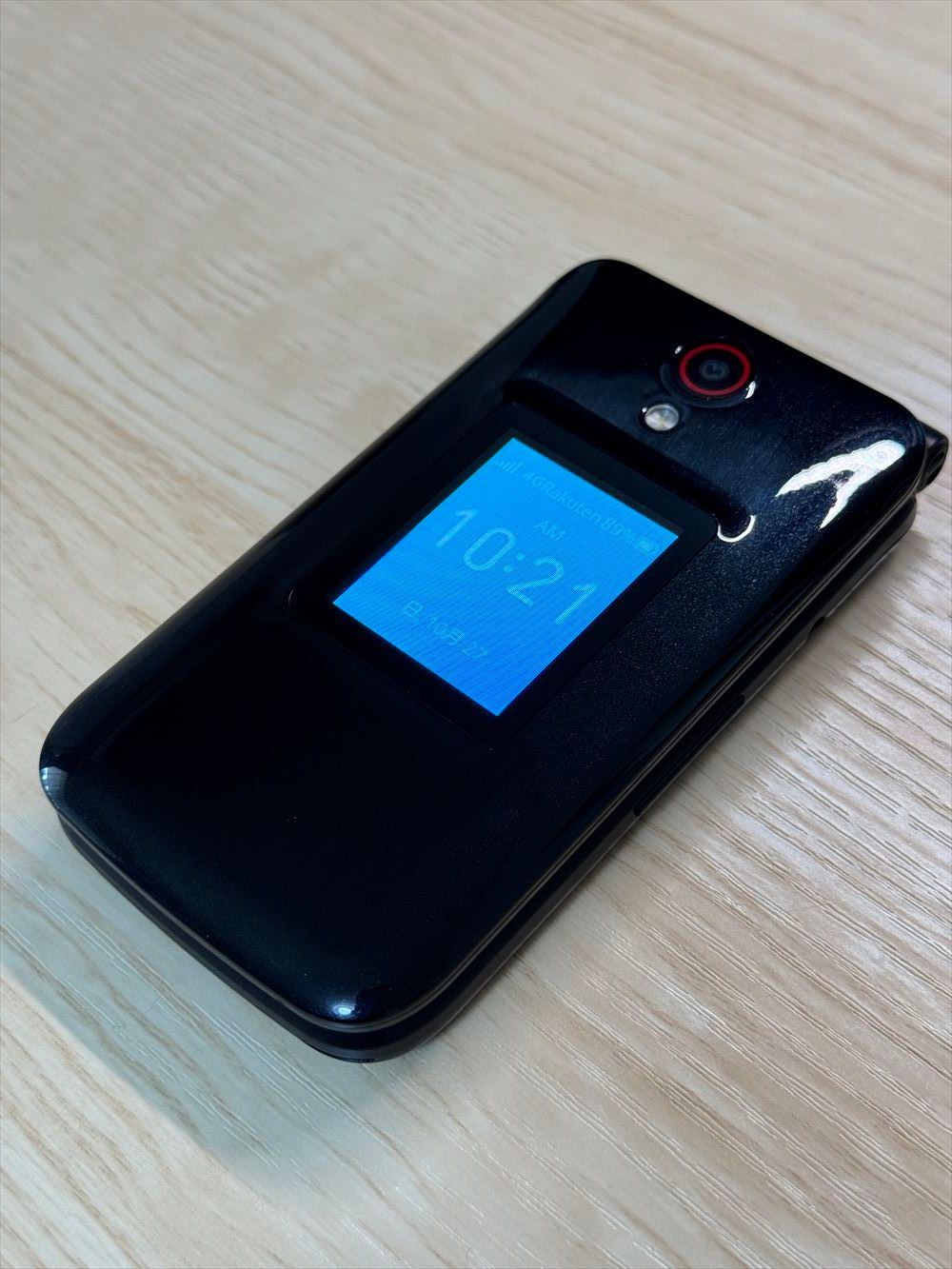 KaiOS」搭載の低価格ガラホが日本に登場、使い勝手とアプリ開発を試し