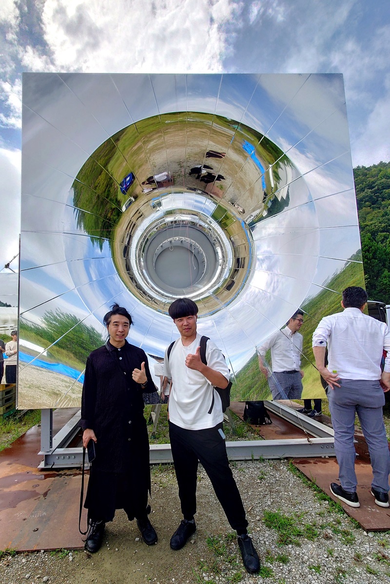 落合陽一氏の万博パビリオン「ヌルヌル」、風景ゆがむ世界初のミラー膜