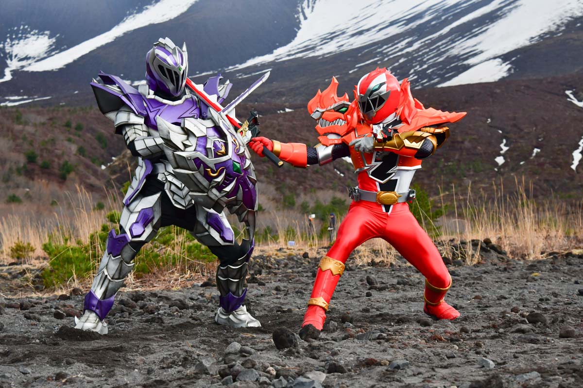 リュウソウレッドとリュウソウブルーはこの夏どんな服を着る