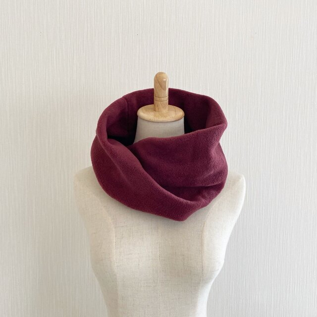 ふんわり軽くてあたたかい フリース素材のスヌード ボルドー | iichi