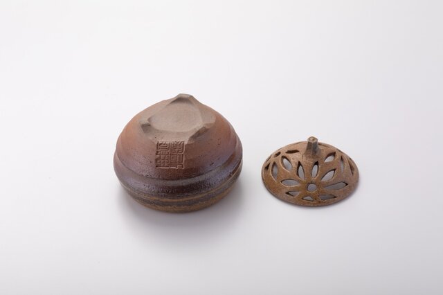 備前焼香炉（菊模様） | iichi 日々の暮らしを心地よくする