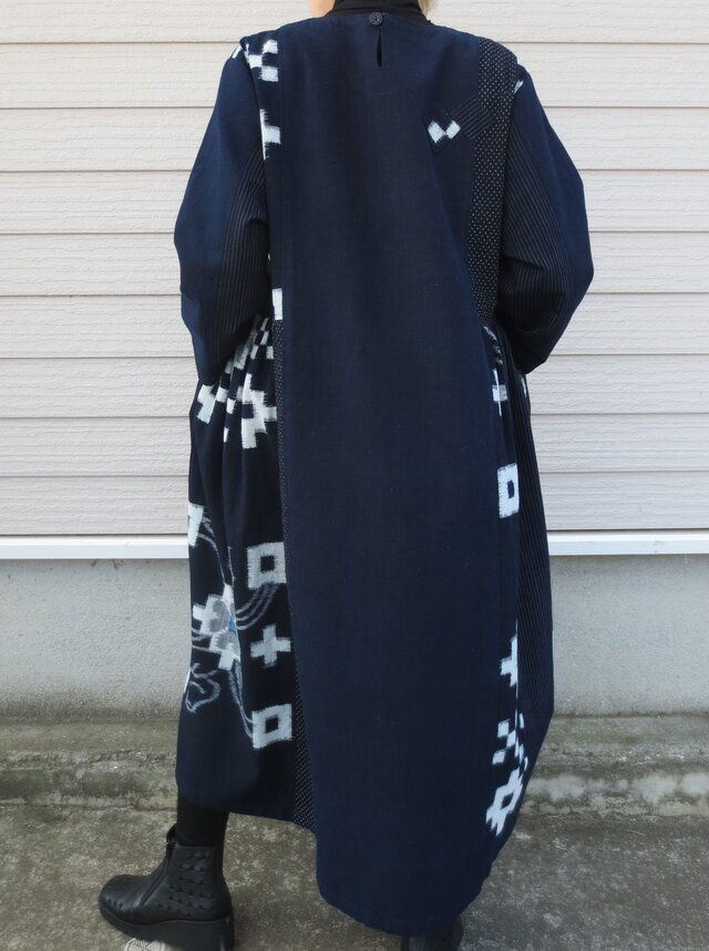 古布リメイク 絵絣のサイドギャザーワンピース 久留米絣 藍染 ゆったり