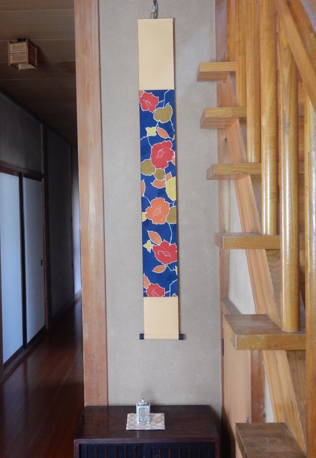 すきま掛け軸 「椿」 (2) | iichi 日々の暮らしを心地よくする