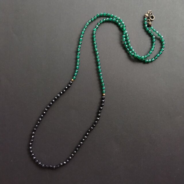 緑と黒のネックレス / greenonyx＆blackspinel | iichi 日々の暮らしを