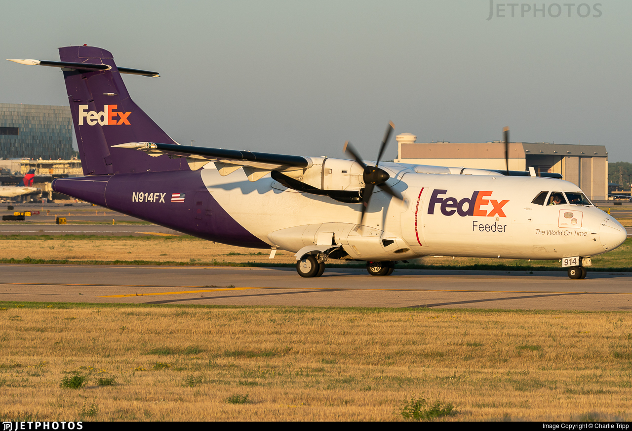 航空機・ヘリコプター FedEx Aviationtag ATR42-30 航空機