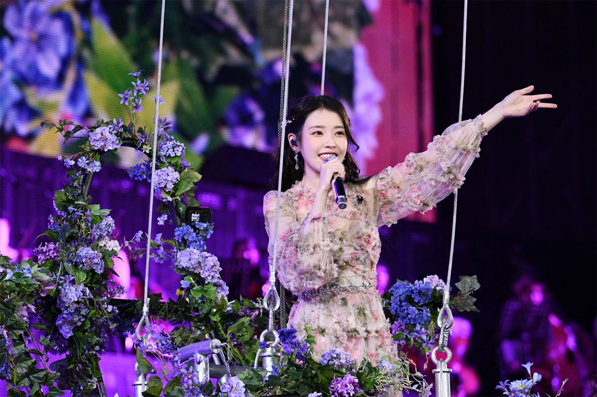 IU Concludes Seoul Concert with 100,000 Fans: 