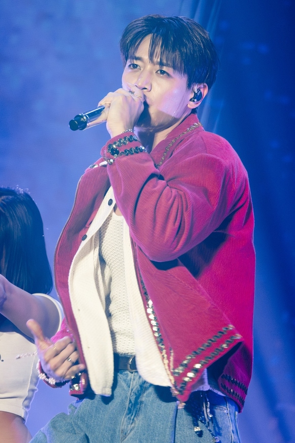 REPORT】SHINee ミンホ、日本初ソロコンサートで新たな魅力をアピール