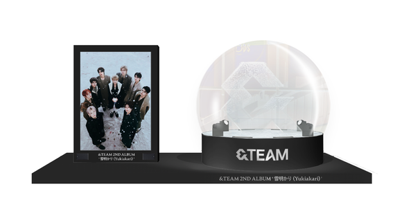 &TEAM、公式ペンライトを模した約3mの巨大スノードームが渋谷に登場