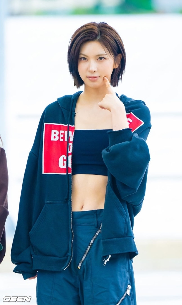 PHOTO】NMIXX「TMA 2025」出演のためマカオへ出国 - Kstyle