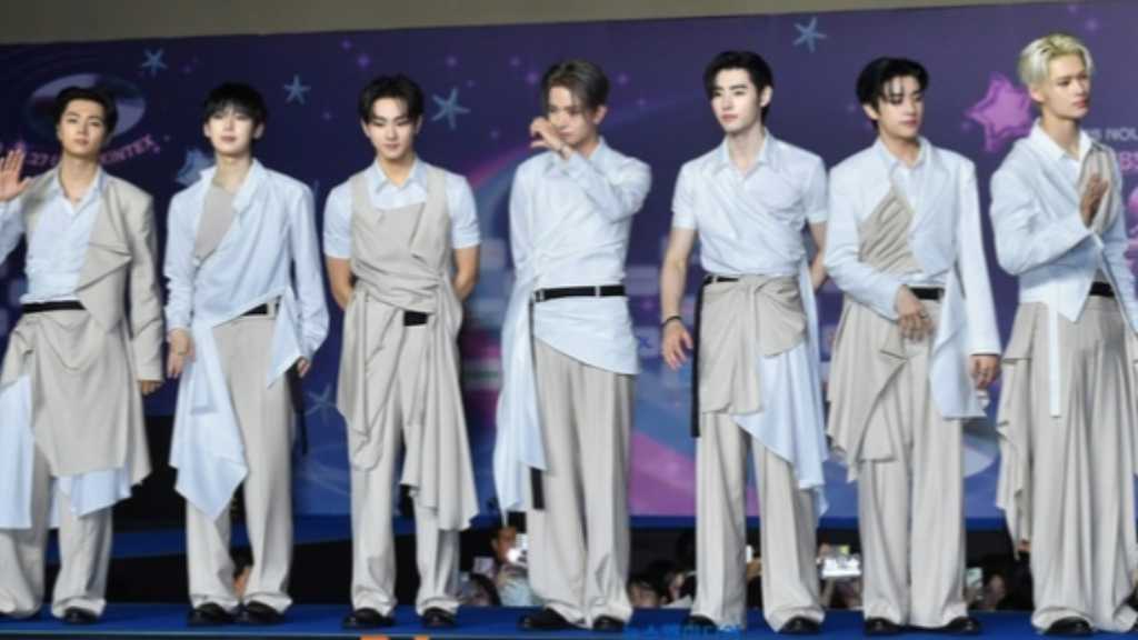 PHOTO】ENHYPEN「2025 SBS歌謡大典 Summer」2日目のブルーカーペットに