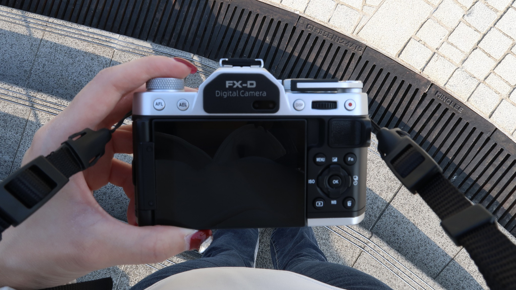 The Yashica FX-D 100 looks like a film camera, but it's hiding