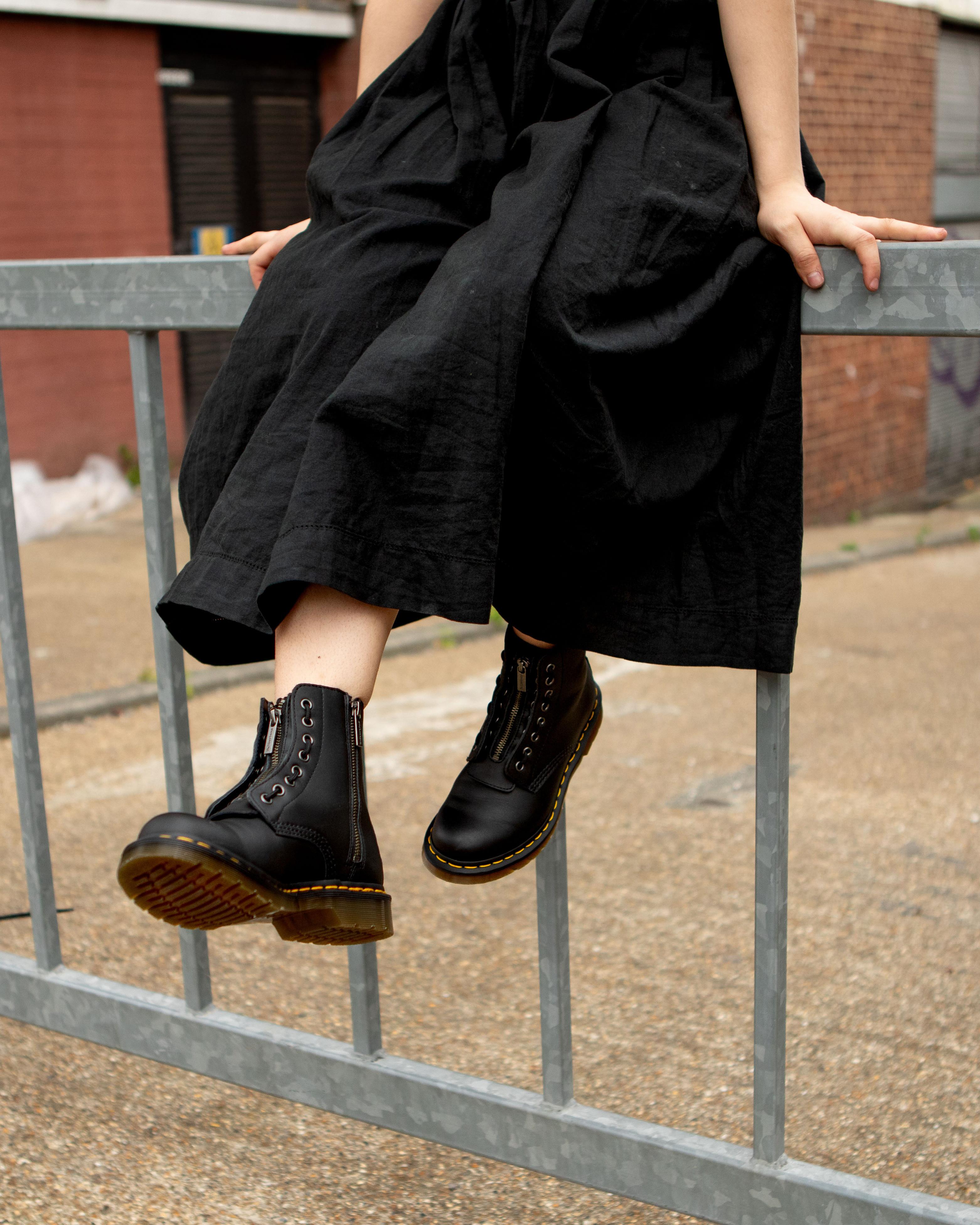 1460 Women's Pascal Nappa Zipper Boots in Black | Dr. Martens