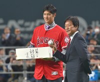 大谷投手：札幌ドームでファンに別れ「もっと強く、成長」 [写真特集7