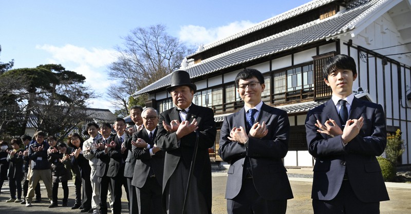 第74期王将戦 第5局の初手は永瀬拓矢九段の2六歩 | 毎日新聞