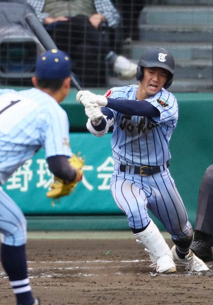 東海大相模、入院中の主将ユニホーム持ち閉会式 選抜高校野球 | 毎日新聞