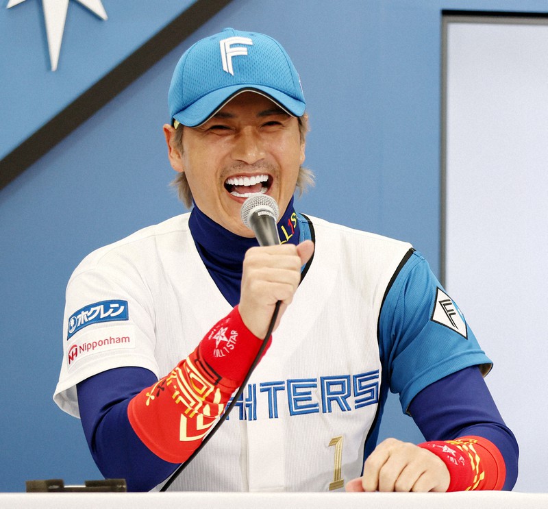 日本ハムが新ユニフォームなど発表 [写真特集1/6] | 毎日新聞