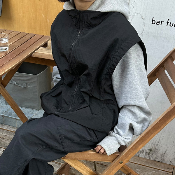 ナイロンジップアップベスト | ファッション通販サイト NUGU