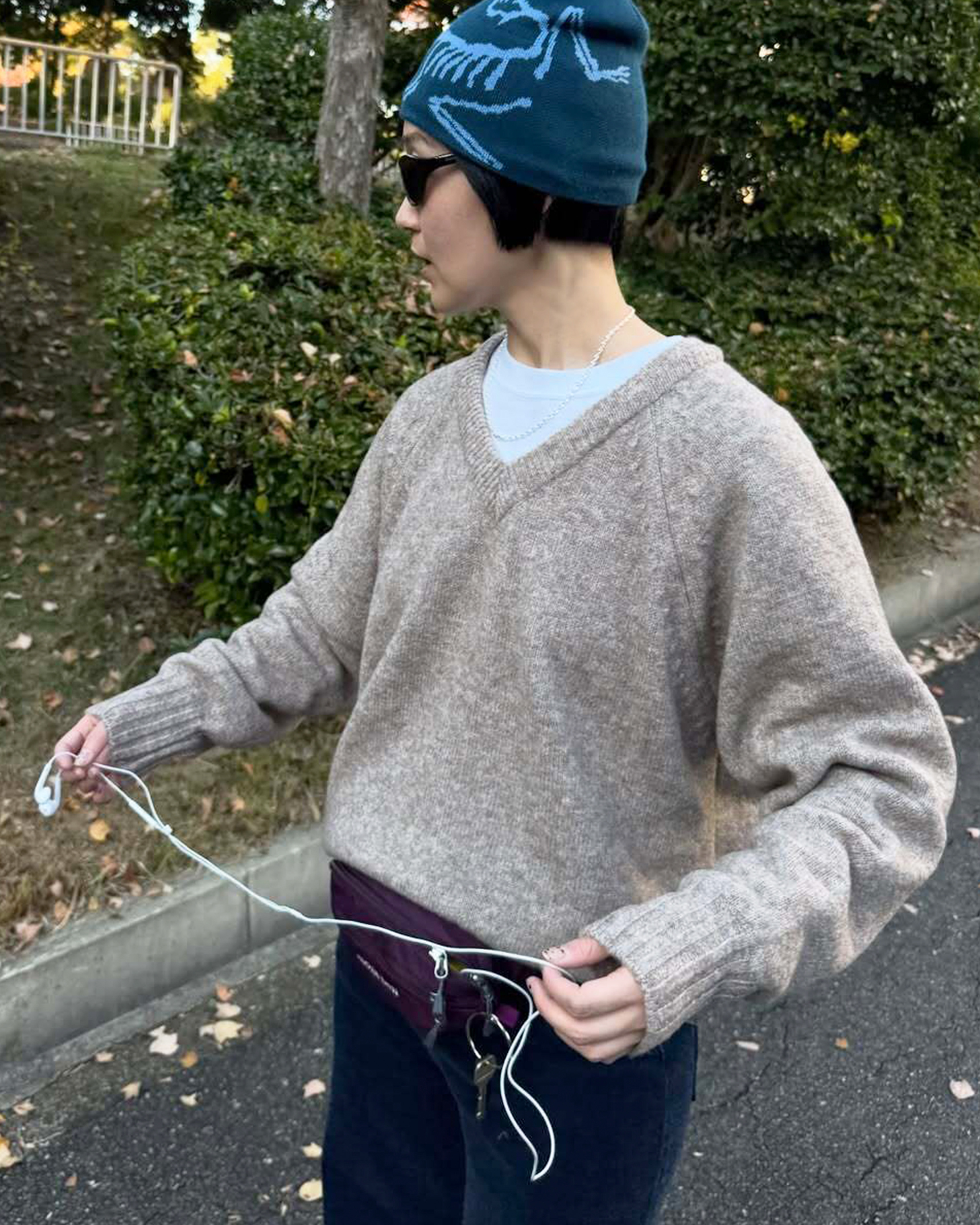 Vネックルーズフィットニット | ファッション通販サイト NUGU