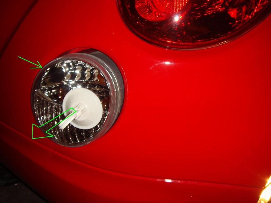 リアウインカー/バックランプの外し方【LED取り付け】（ダイハツ