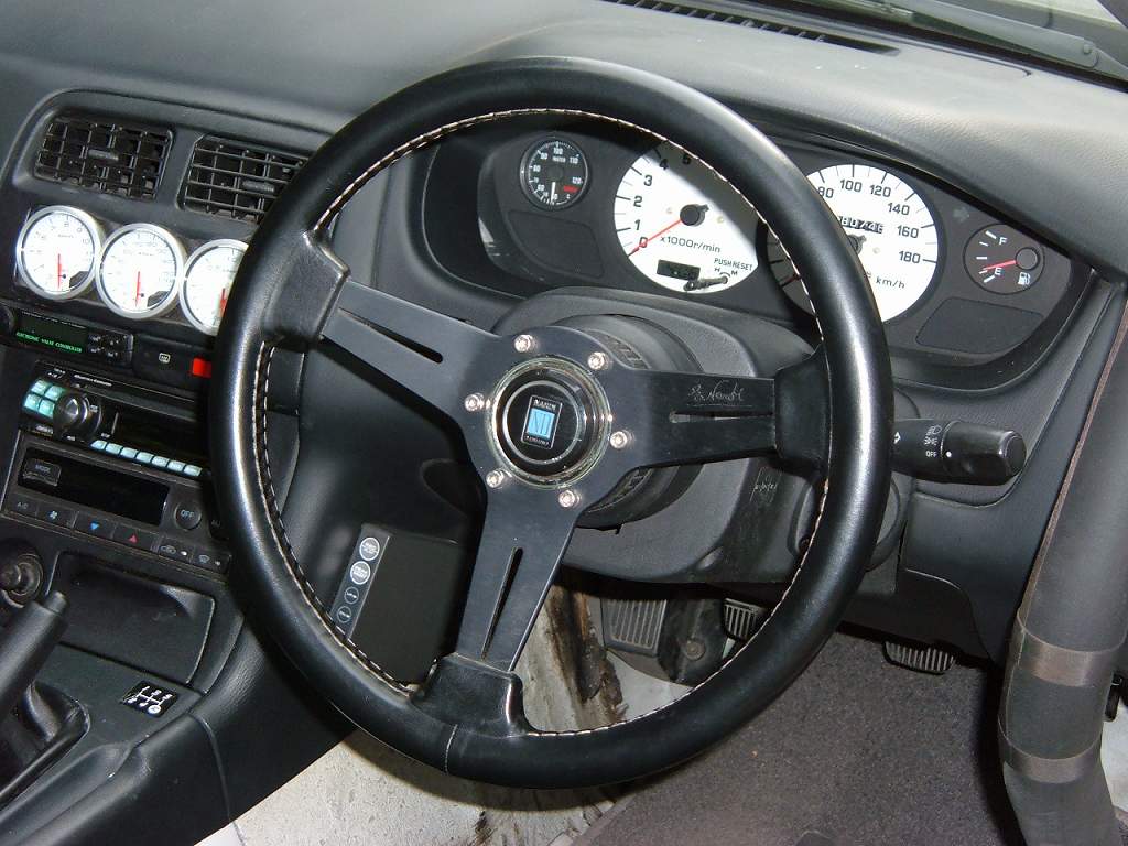 NARDI CLASSIC LEATHER ブラックレザー＆ブラックスポーク のパーツ