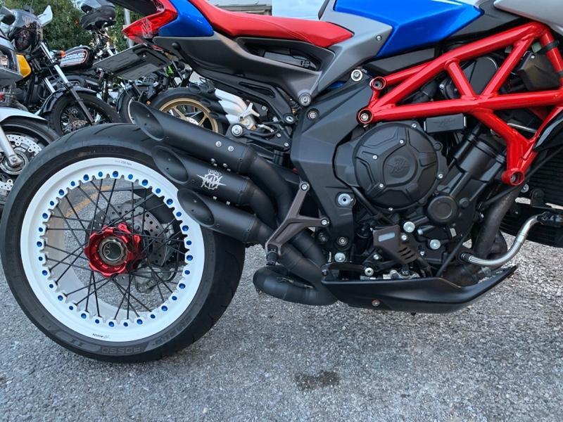 MVアグスタ(純正) スリップオンマフラー のパーツレビュー