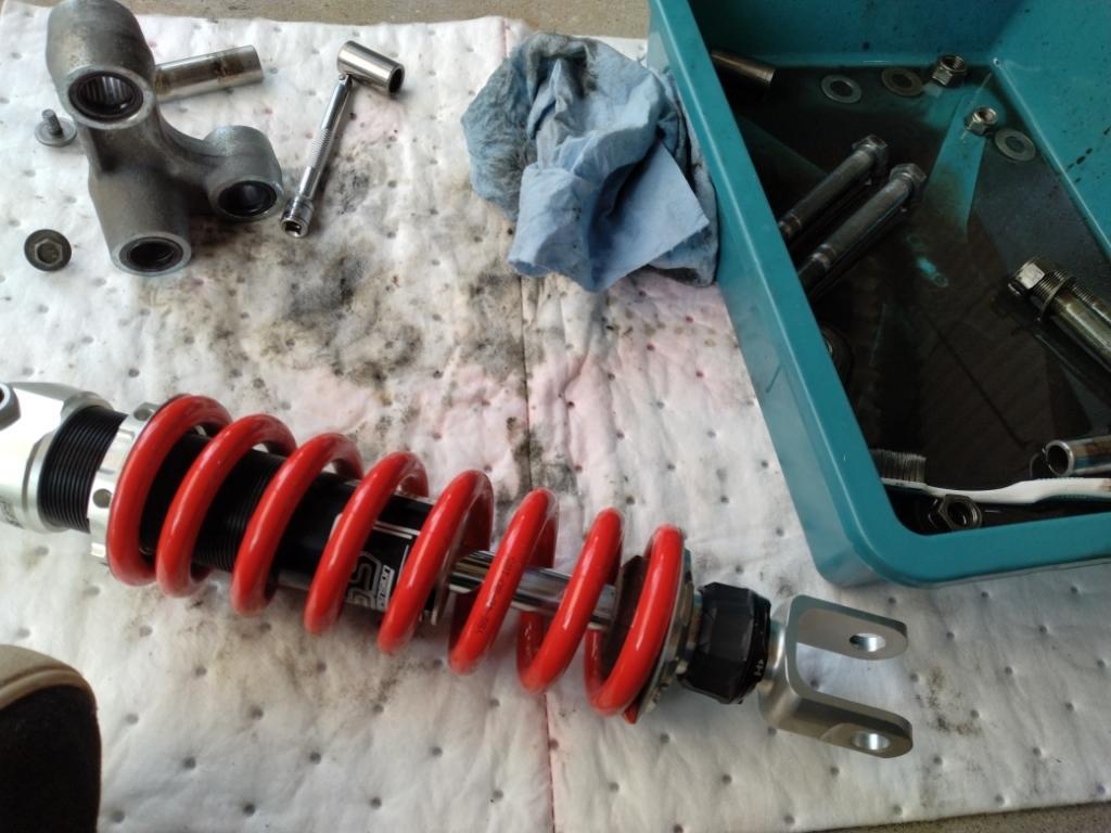 yssサスペンション MZ366 リアサスペンション セロー250用 のパーツ