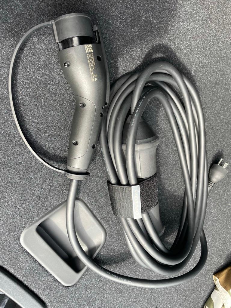 ボルボ(純正) 充電ケーブル のパーツレビュー | XC40 プラグイン