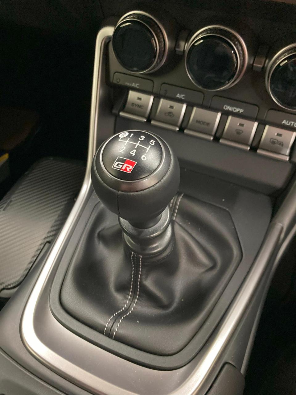 トヨタ(純正) GRカローラ用シフトノブ のパーツレビュー | GR86(よっか