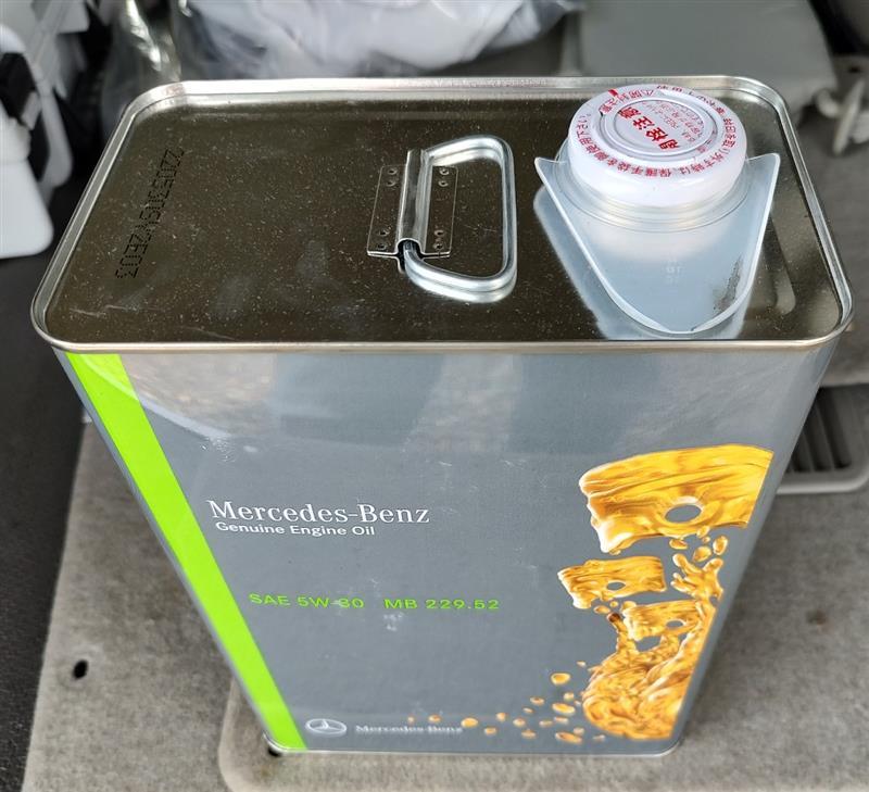 メルセデス・ベンツ(純正) MB229.52認証オイル (再レビュー)のパーツ