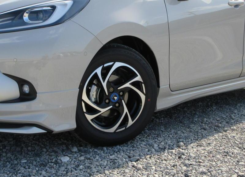 トヨタモデリスタ / MODELLISTA SpinAirⅥ のパーツレビュー | アクア