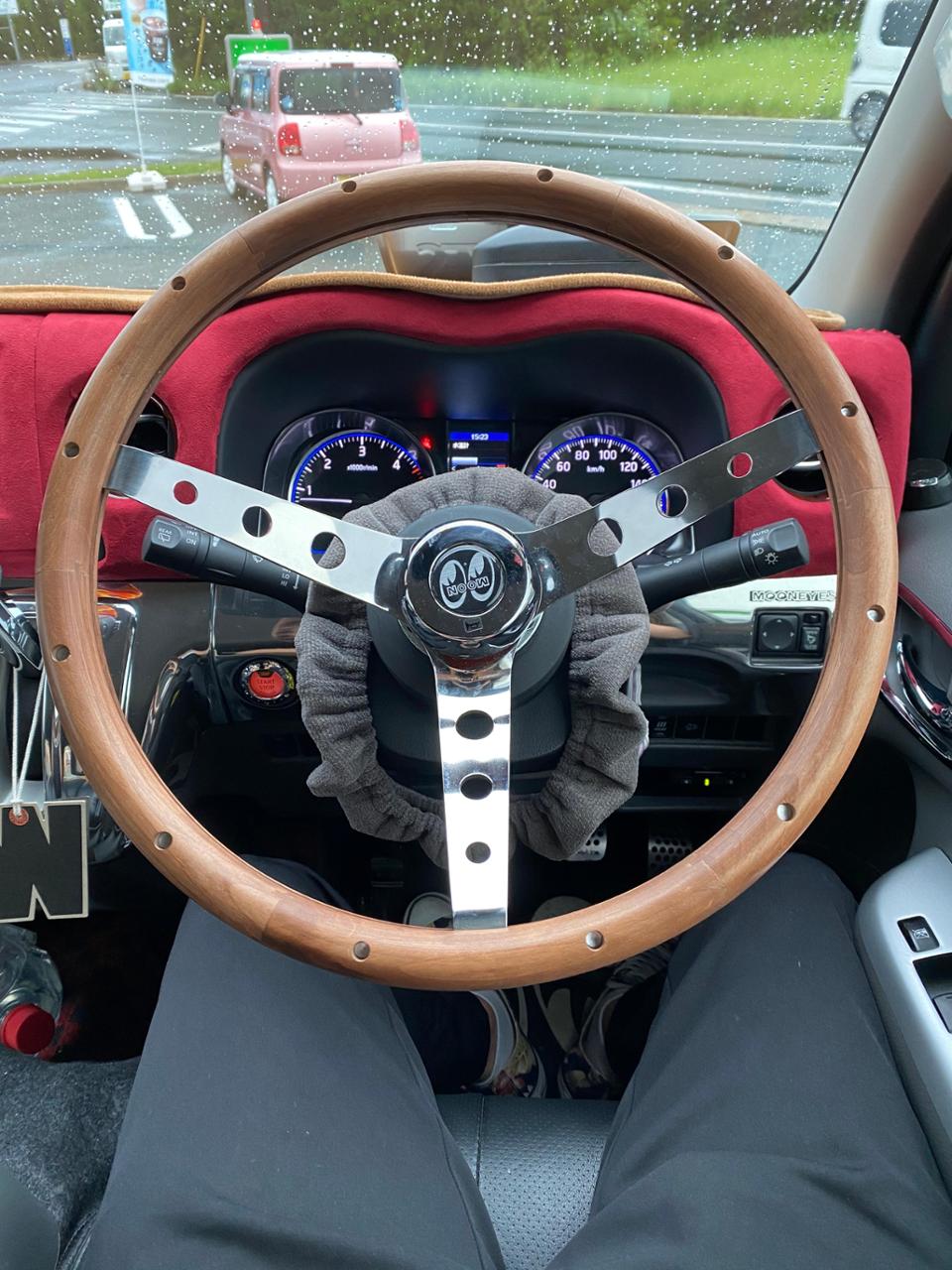 MOON EYES ウッドクラシックステアリング のパーツレビュー | NV350