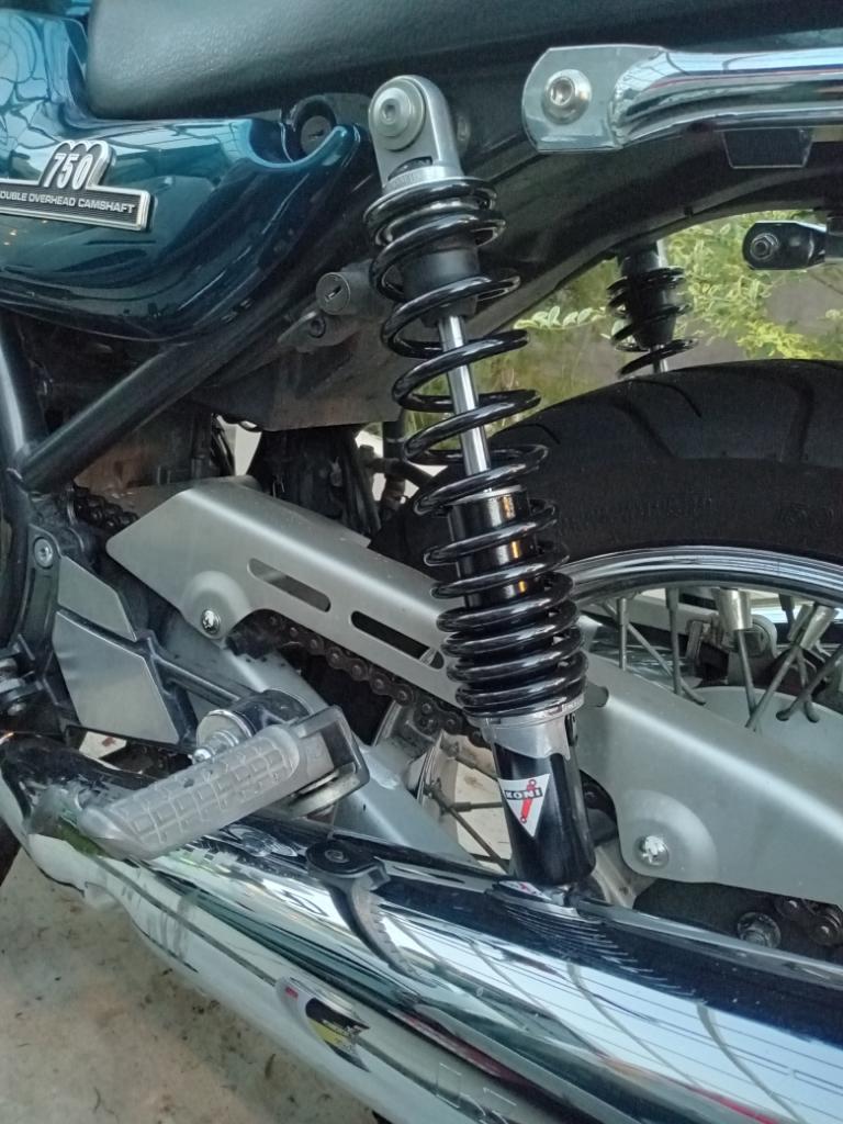 IKON リアサスペンション ブラックボディ のパーツレビュー | ゼファー