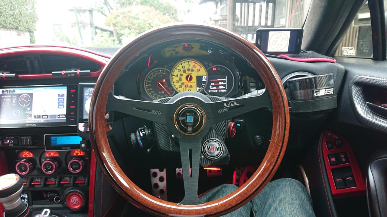 不明 ナルディタイプ クラシック ウッドステアリング のパーツレビュー