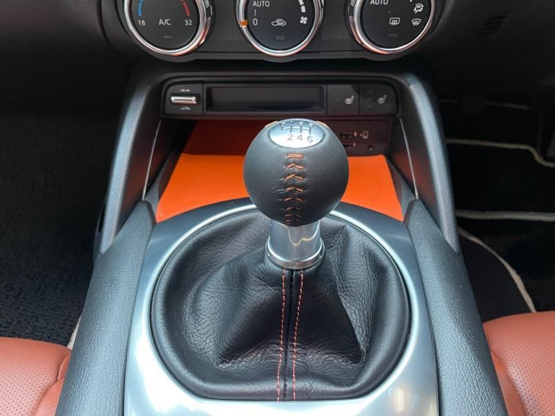 NDロードスター 純正シフトノブNDロードスター 純正ATシフトノブ 赤