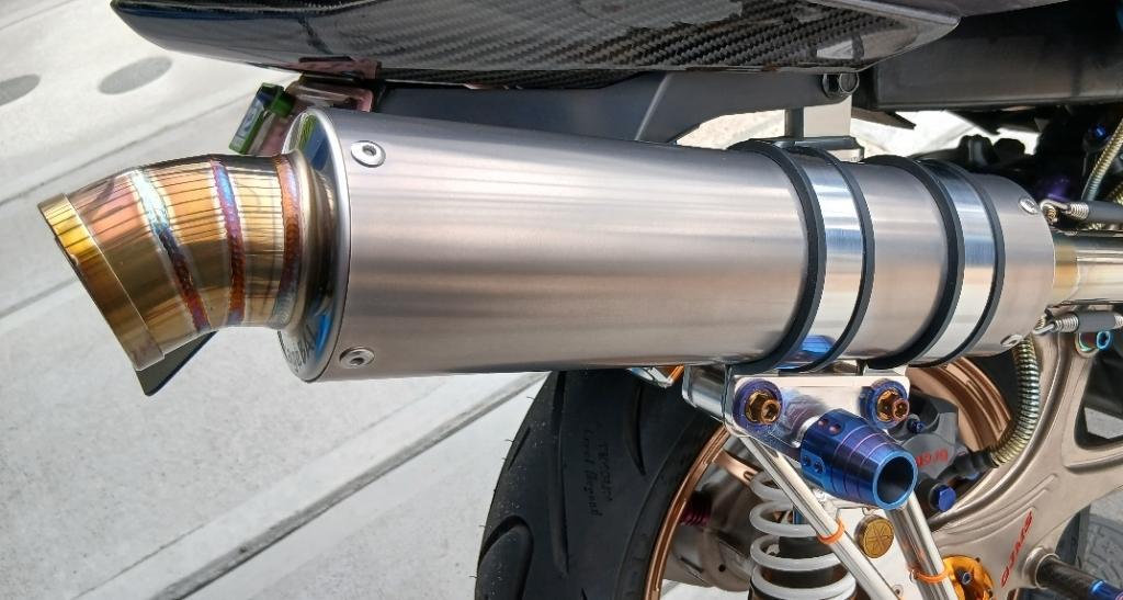 ガレージバル 限定マフラー のパーツレビュー | シグナスX(羽弥