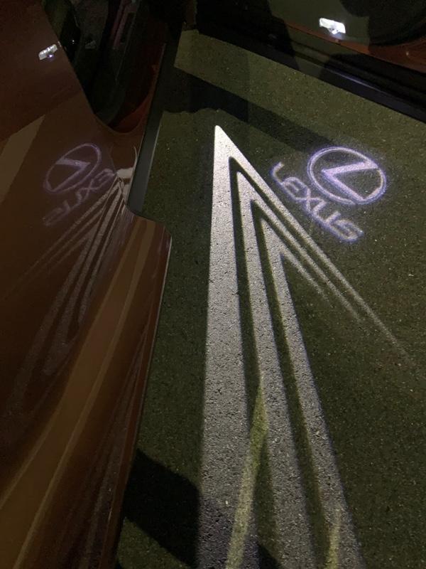 レクサス(純正) プロジェクションウェルカムイルミ のパーツレビュー