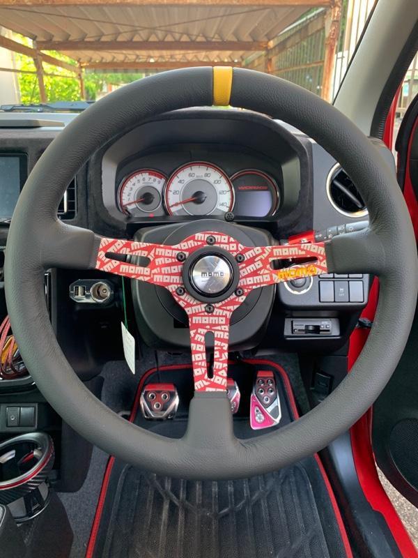 momo MOMO (モモ) ステアリング ULTRA JPN (ウルトラ ジャパン) レッド