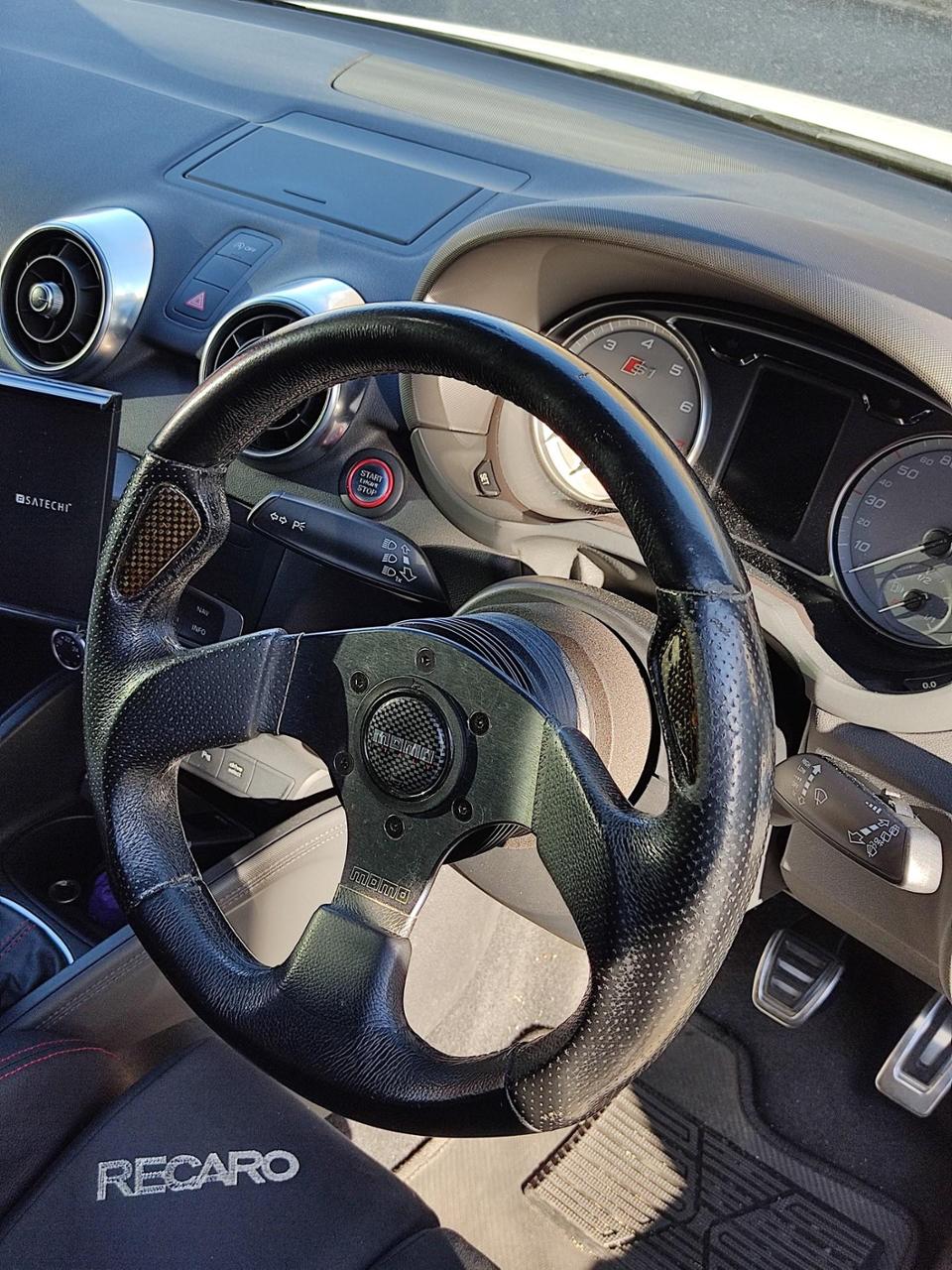 momo JET (320mm) のパーツレビュー | S1 スポーツバック(Underson