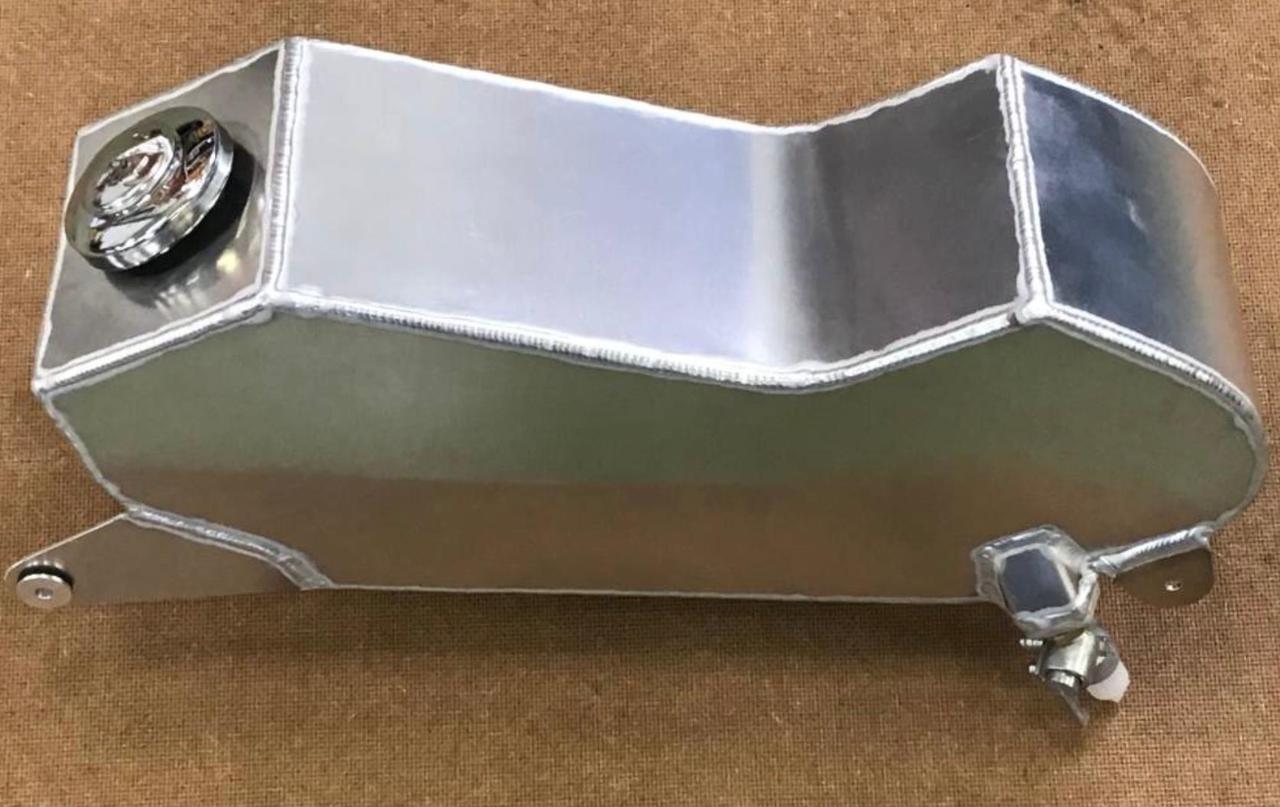 クラフトマン勝 アルミ製スーパーカブ用サブタンク のパーツレビュー