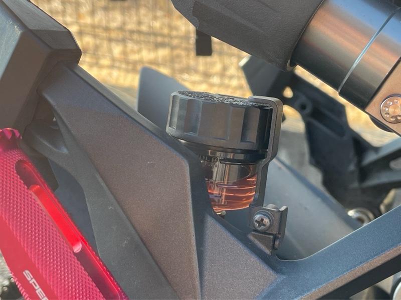 KAWASAKI 43078-0575 リザーバ（ZX-10R用） のパーツレビュー