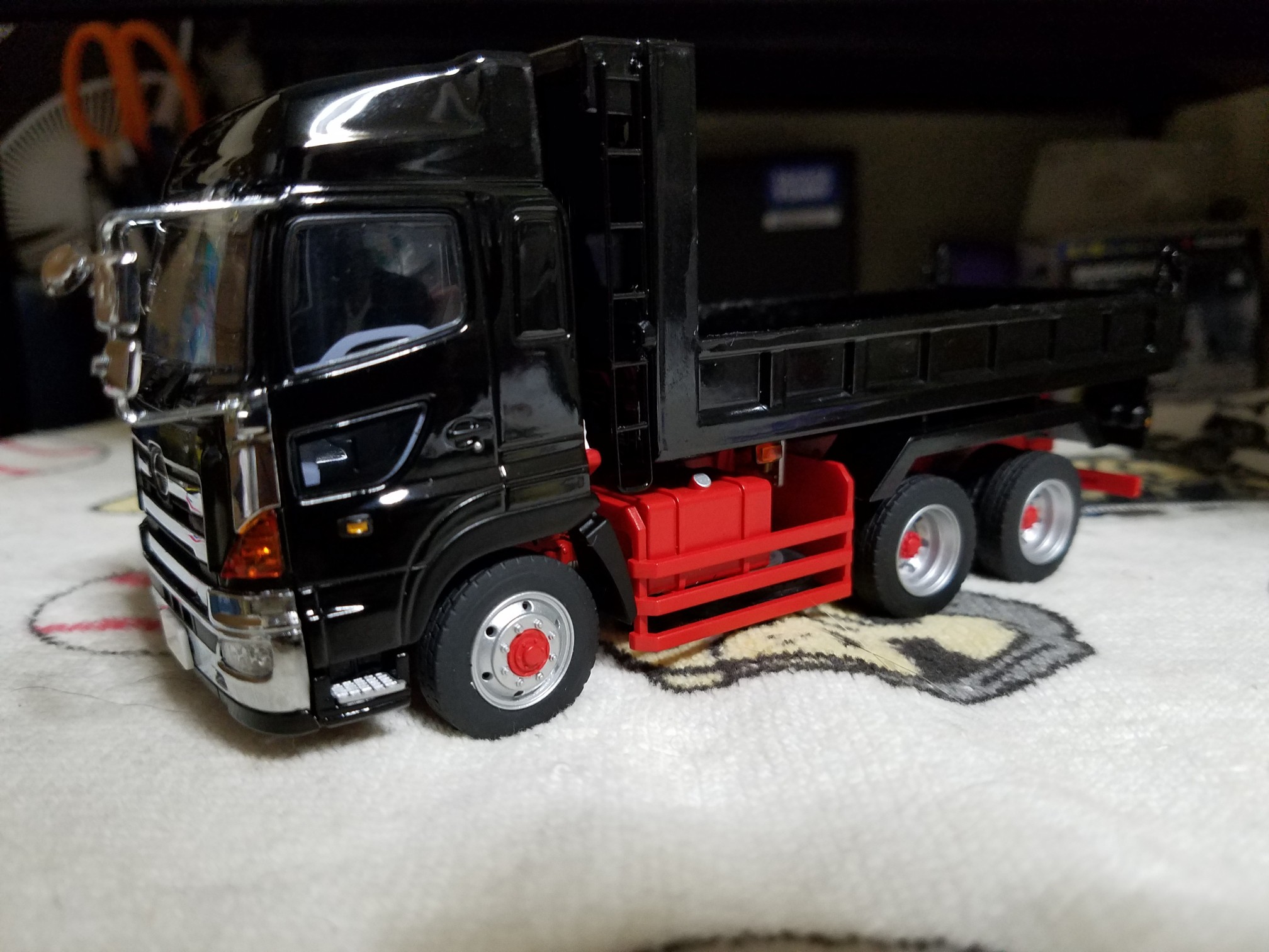 ミニカーレビュー ~ケンクラフト1/50 プロフィアダンプ編~｜よもぎむし