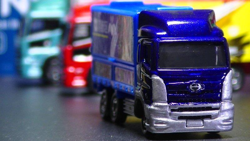 トミカ改造 ツアトラ作成 (1/n) 日野プロフィア リペイント｜やまっち