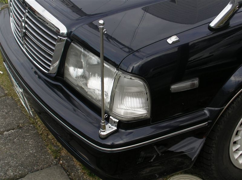 フラッグポールの取り付け（日産 セドリックセダン・Y31）by 藤蔵交通